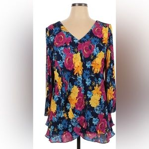 Laurie Felt NWOT V-neck boho style. Size small Blouse